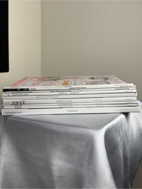 Vogue/ ELLE/ AD/ MILIEU/ Tea Time Neutral White Stack Coffee Table Books